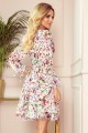 Zwiewna sukienka z dekoltem - KOLOROWE KWIATY