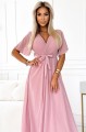Długa sukienka z plisowanym dekoltem i wiązanym paskiem - PUDROWY RÓŻ