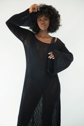 Długa ażurowa sukienka na lato F1870 czarna