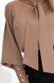 Wyjątkowa biznesowa bluzka z długim rękawkiem, wiązaniem i guzikami - karmelowa