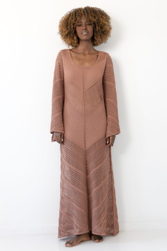 Długa ażurowa sukienka boho F2035 mocha