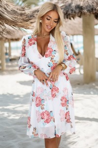 388-3 Szyfonowa rozkloszowana sukienka z długim rękawkiem - biała w MALWY