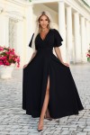 581-7 Długa rozkloszowana suknia z rozcięciem na spódnicy, krótkim rękawkiem i dekoltem - czarna