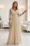 655-4 Długa połyskująca w świetle suknia z dekoltem i transparentnym rękawkiem - szampański beż