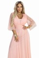 Długa połyskująca sukienka plus size z dekoltem i transparentnym rękawkiem - brzoskwiniowa