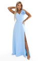 8261669-2 Sukienka maxi na wesele z kwiatem na ramieniu i rozcięciem - błękitna-10