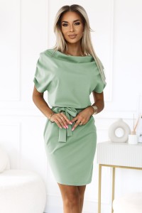 240-10 ROXI wygodna sukienka z asymetryczną spódnicą i paskiem - pistacjowa
