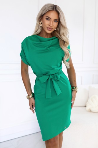 240-12 ROXI wygodna sukienka z asymetryczną spódnicą i paskiem - zielona-1 8395 